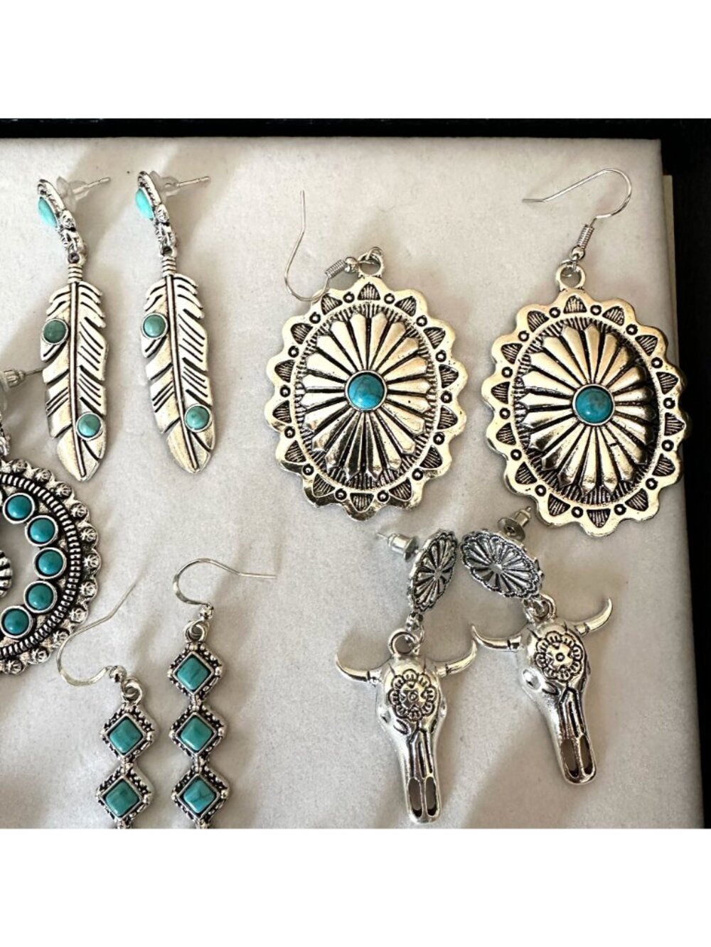 Costume Jewelry Lot Western Style Faux Turquoise Silver Tone Pierced Earrings - Picture 3 of 12